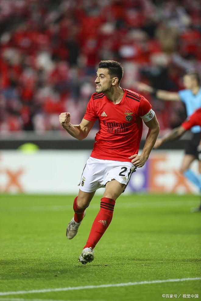 包含赛地聚焦——葡超清晨热度飙升;上海申花调整名单;更衣室稳定;数据趋势出现新变化的词条 包含赛地聚焦——葡超清晨热度飙升;上海申花调整名单;更衣室稳定;数据趋势出现新变化的词条