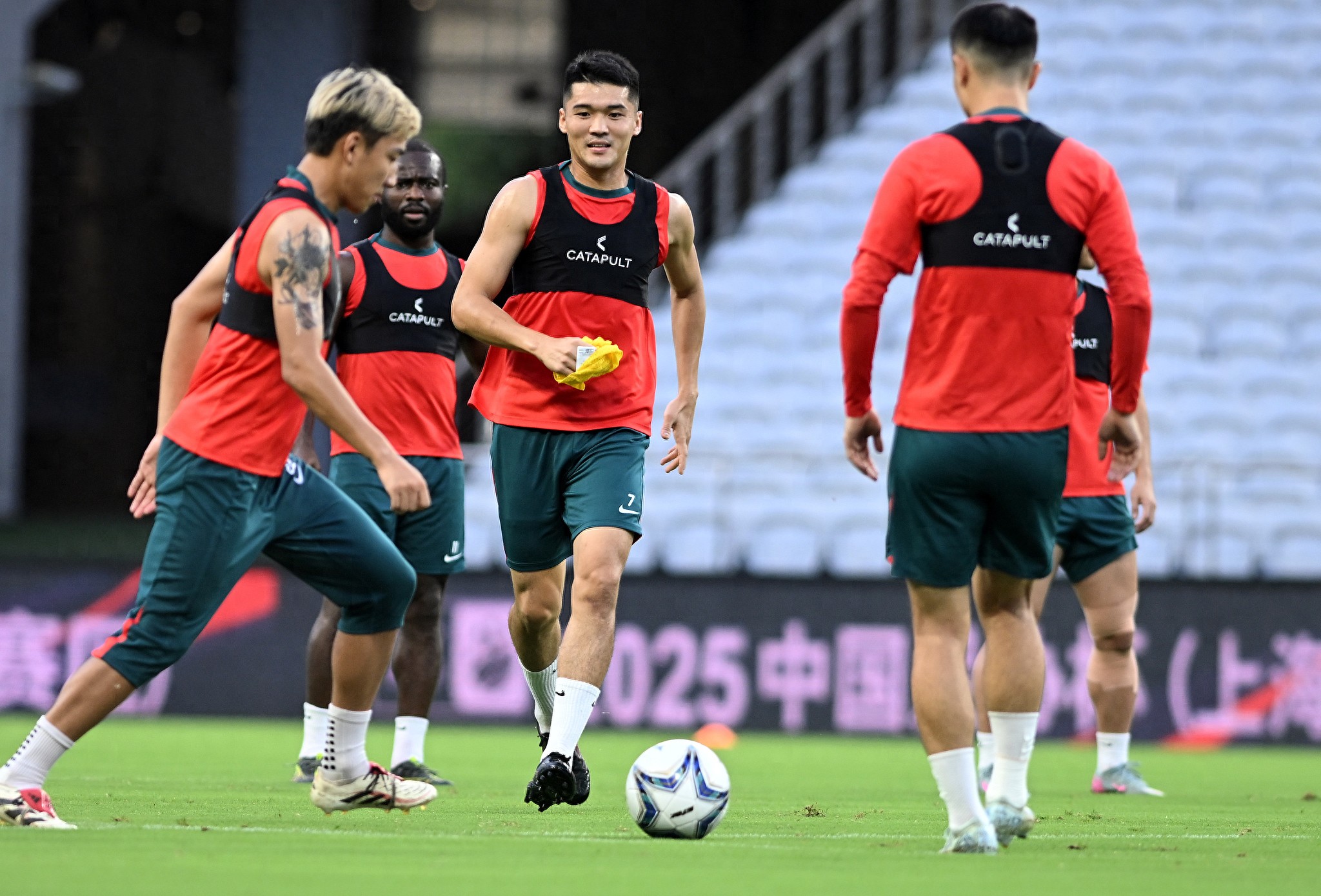 山东男篮发布备战花絮，集结日回应争议，西甲任务艰巨，赛季目标并未改变(朱日和唯一获胜的红军68旅)