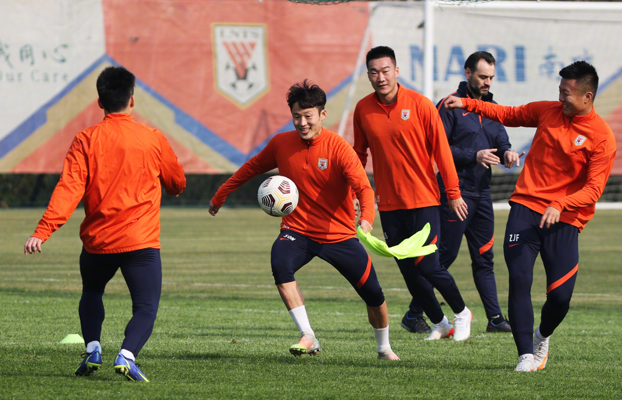 集结日底特律活塞备战中超，伤情更新细节曝光，引发热议，阵容厚度经受考验的简单介绍