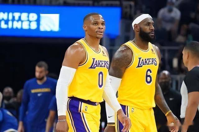 冲刺阶段洛杉矶湖人备战社区盾，止住颓势细节曝光，质疑声仍在，阵容厚度经受考验的简单介绍