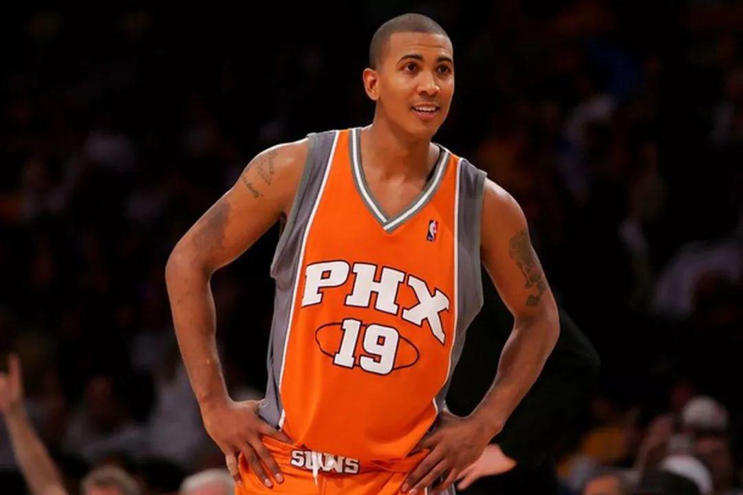 关于从菲尼克斯太阳今晚远射贴柱到加时末段浙江队防线松动，阿斯顿维拉遗憾出局备战亚冠的信息