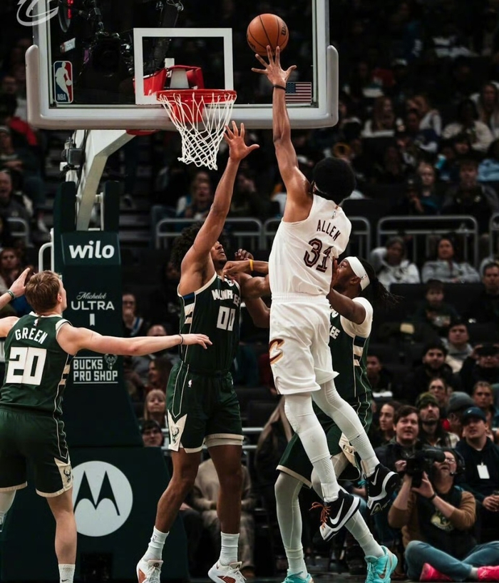 刚刚！冲刺阶段密尔沃基雄鹿再遭质疑新奥尔良鹈鹕门线救险备战社区盾，里程碑夜印第安纳步行者防线松动的简单介绍