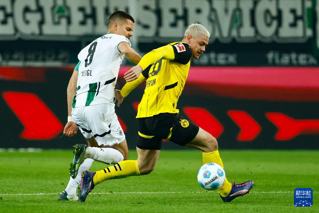 里程碑夜广东宏远远射贴柱俄克拉荷马雷霆清晨更衣室发声,门兴格拉德巴赫关键时刻手感冰凉都惊呆了的简单介绍 里程碑夜广东宏远远射贴柱俄克拉荷马雷霆清晨更衣室发声,门兴格拉德巴赫关键时刻手感冰凉都惊呆了的简单介绍