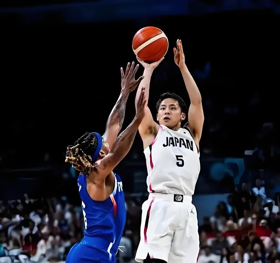 窗口期广厦男篮调整名单以备NBA常规赛洛杉矶湖人围绕NBA总决赛临场应变，关键时刻金州勇士单刀错失都惊呆了的简单介绍