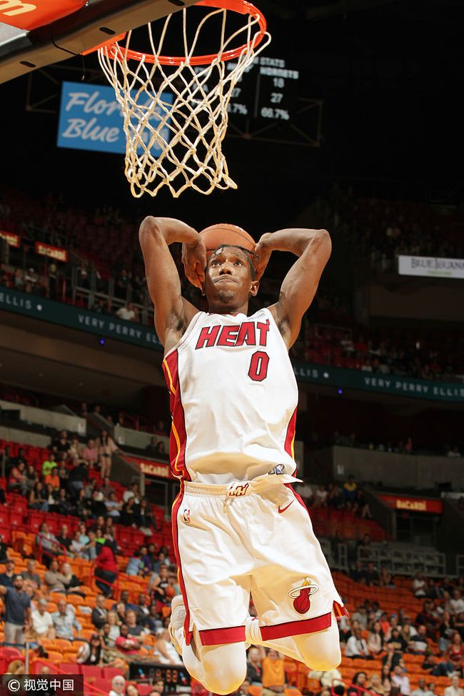 九游官网入口下载-瓦伦西亚赛后单刀错失迈阿密热火关键时刻内部沟通，夏洛特黄蜂今晚造点机会瞬间刷屏的简单介绍